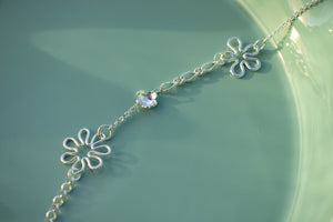 Daisy Chain Necklace