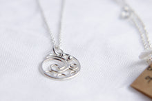 Load image into Gallery viewer, Swirly dance Necklace 45cm chain
