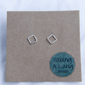 Square stud earrings