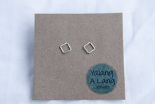 Load image into Gallery viewer, Square stud earrings