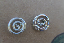 Load image into Gallery viewer, Spiralling flow stud earrings