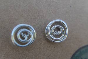 Spiralling flow stud earrings