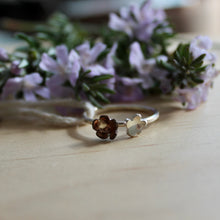 Load image into Gallery viewer, Vibrant flowering Ring Size M1/2
