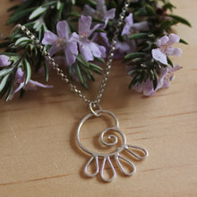 Load image into Gallery viewer, Spiralling petals necklace